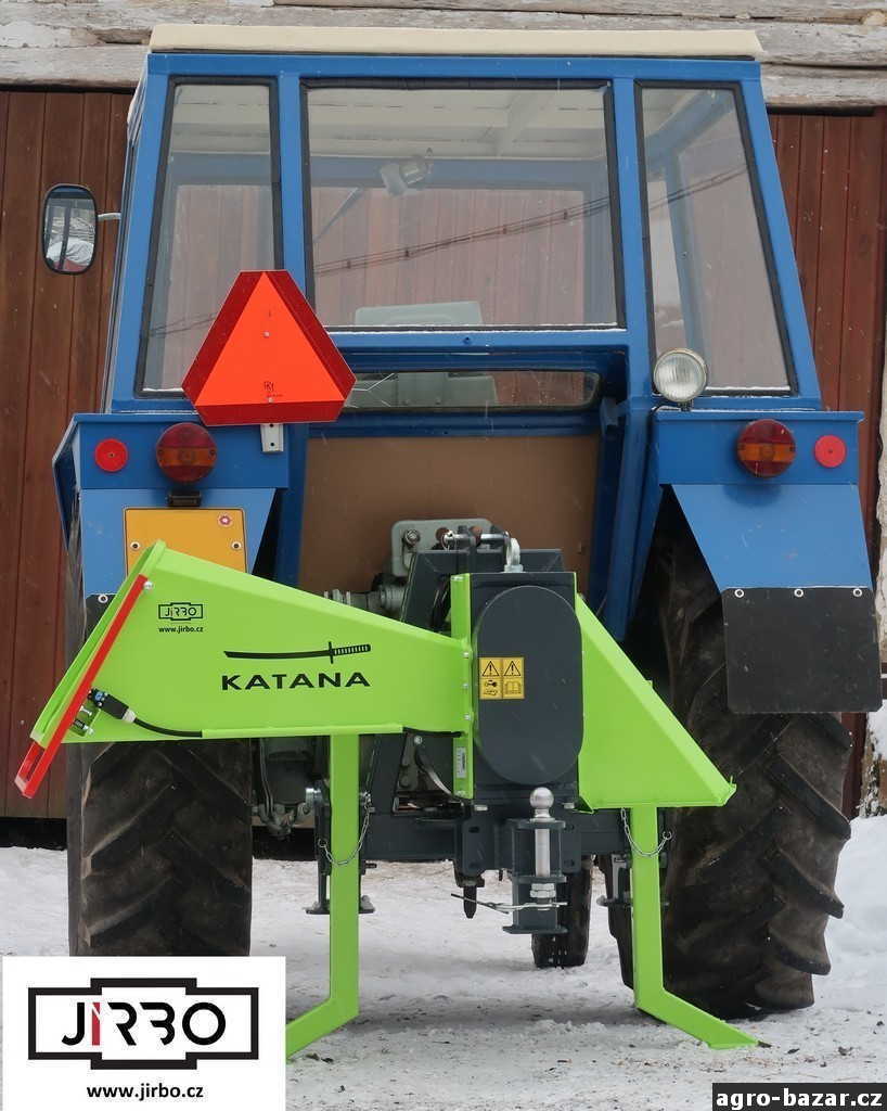 Štěpkovač špalíkovač za traktor JIRBO KATANA